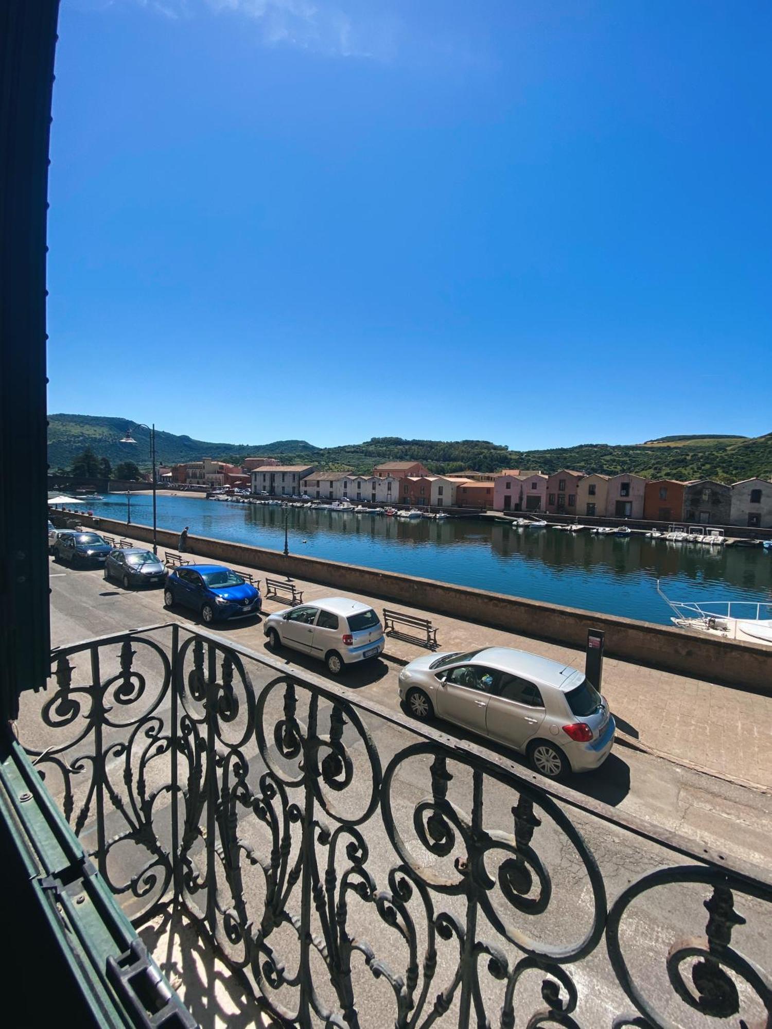 Tra I Due Ponti Hotel Bosa Exterior foto